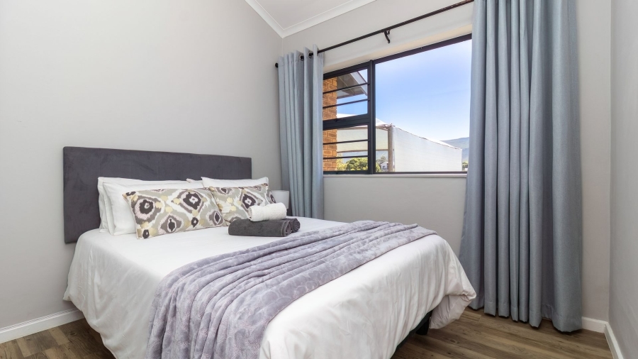 4 Bedroom Property for Sale in Sandbaai Western Cape